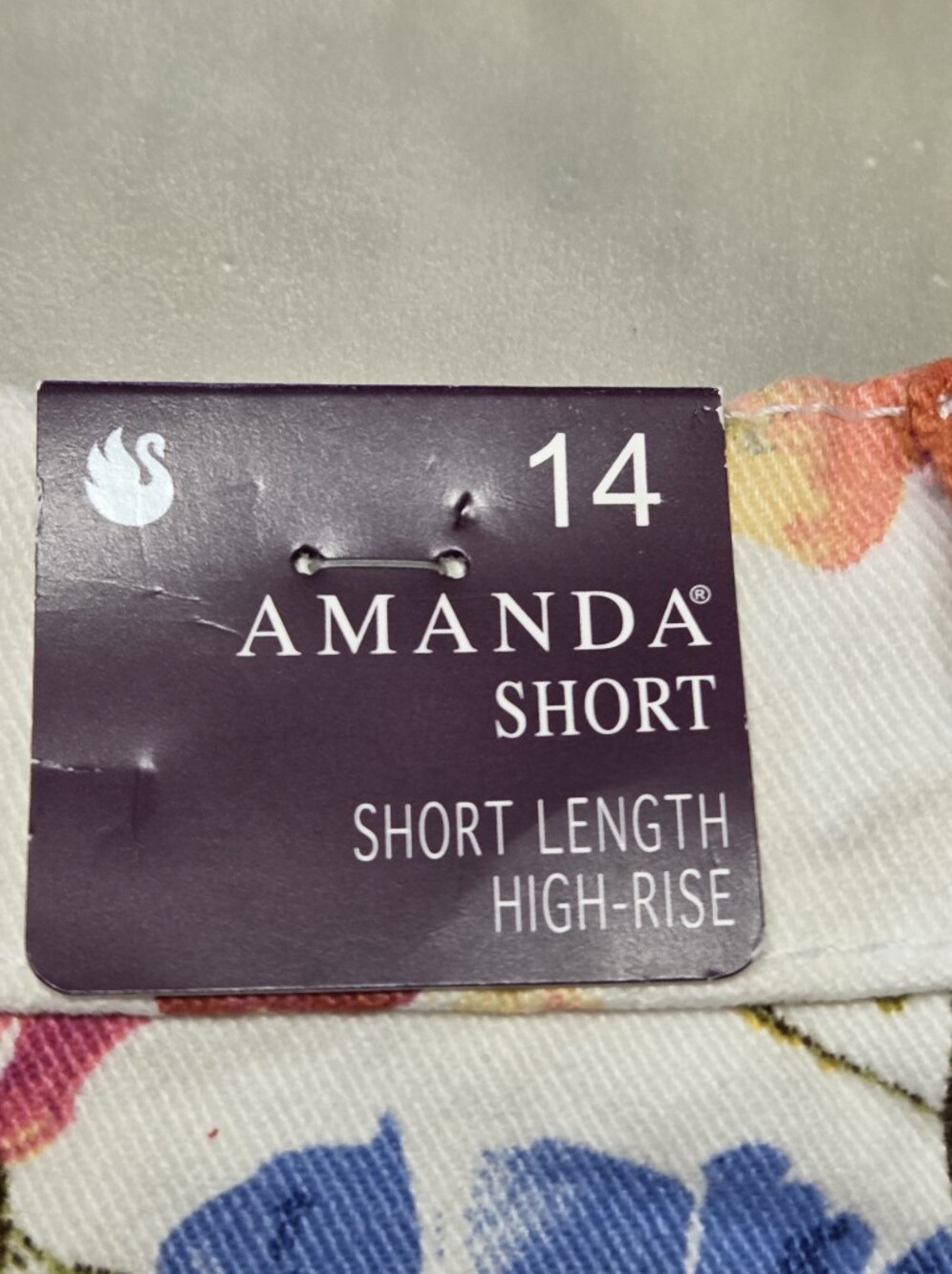 Gloria Vanderbilt White Floral Jean Shorts Size 14 - Picture 8 of 10